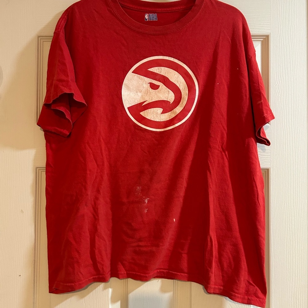 2 NBA Red Graphic Tee - Picture 4 of 6
